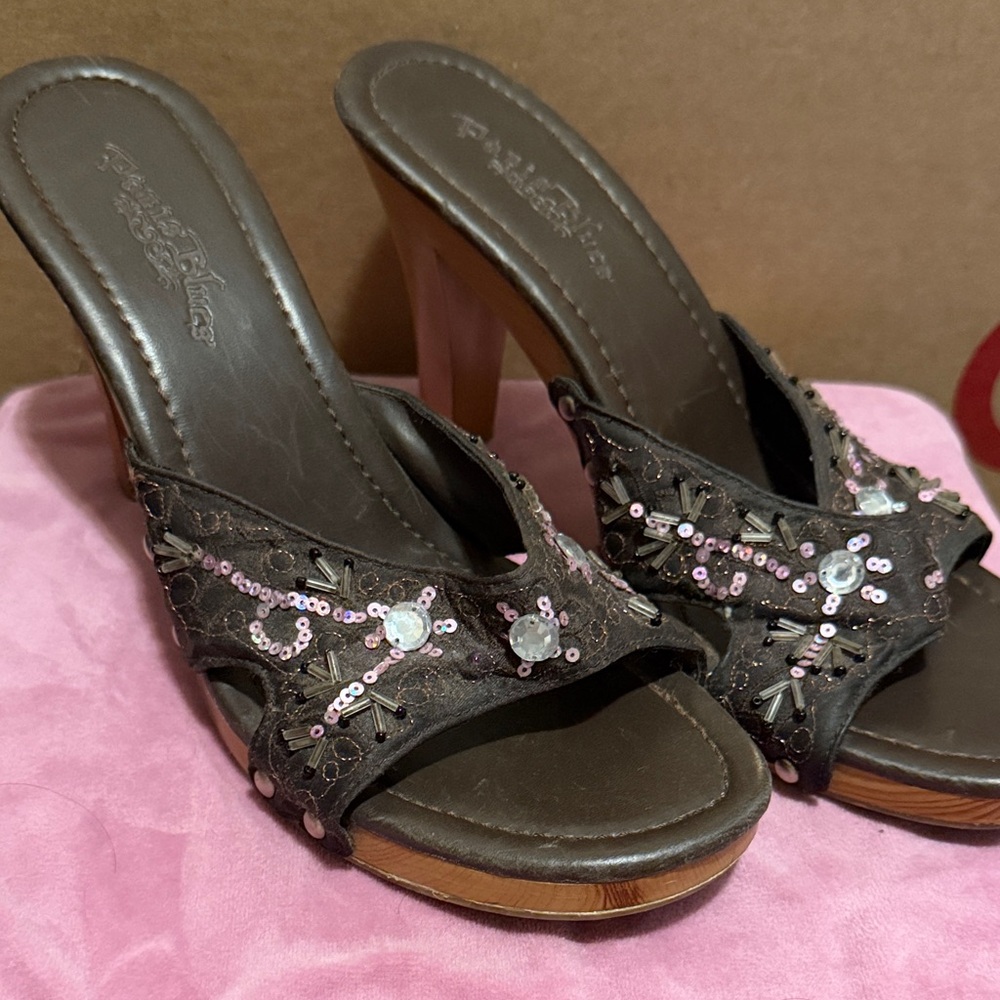 Paris Blues Brown Beaded Heels - Picture 2 of 6